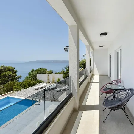 In Makarska מאקרסקה