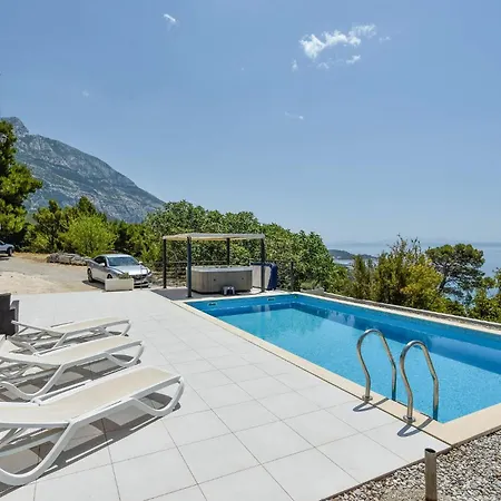 Awesome In Makarska