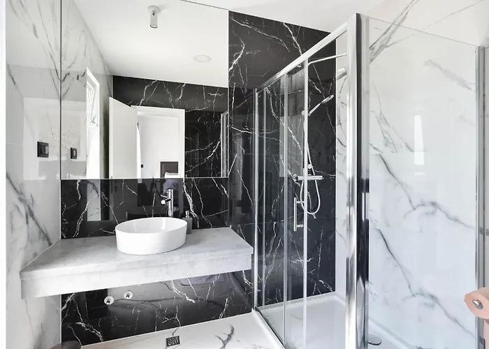 In * Макарська